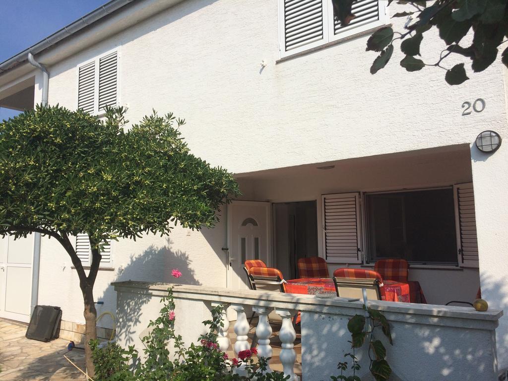 Dragica Apartments Vrsi Bagian luar foto